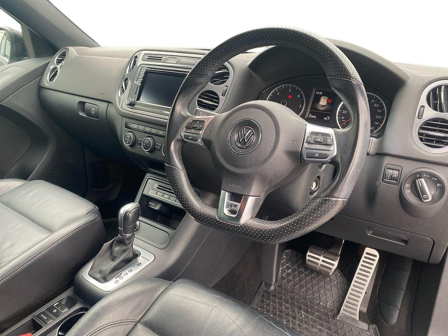 Used Volkswagen Tiguan 2016 for sale - 76588599: Photo 15