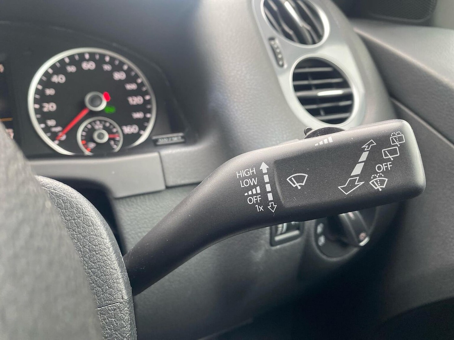 Used Volkswagen Tiguan 2016 for sale - 76588599: Photo 28