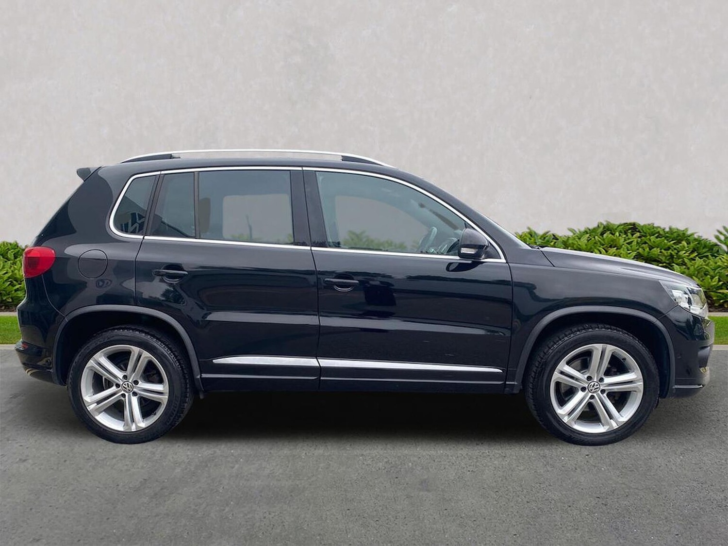 Used Volkswagen Tiguan 2016 for sale - 76588599: Photo 3