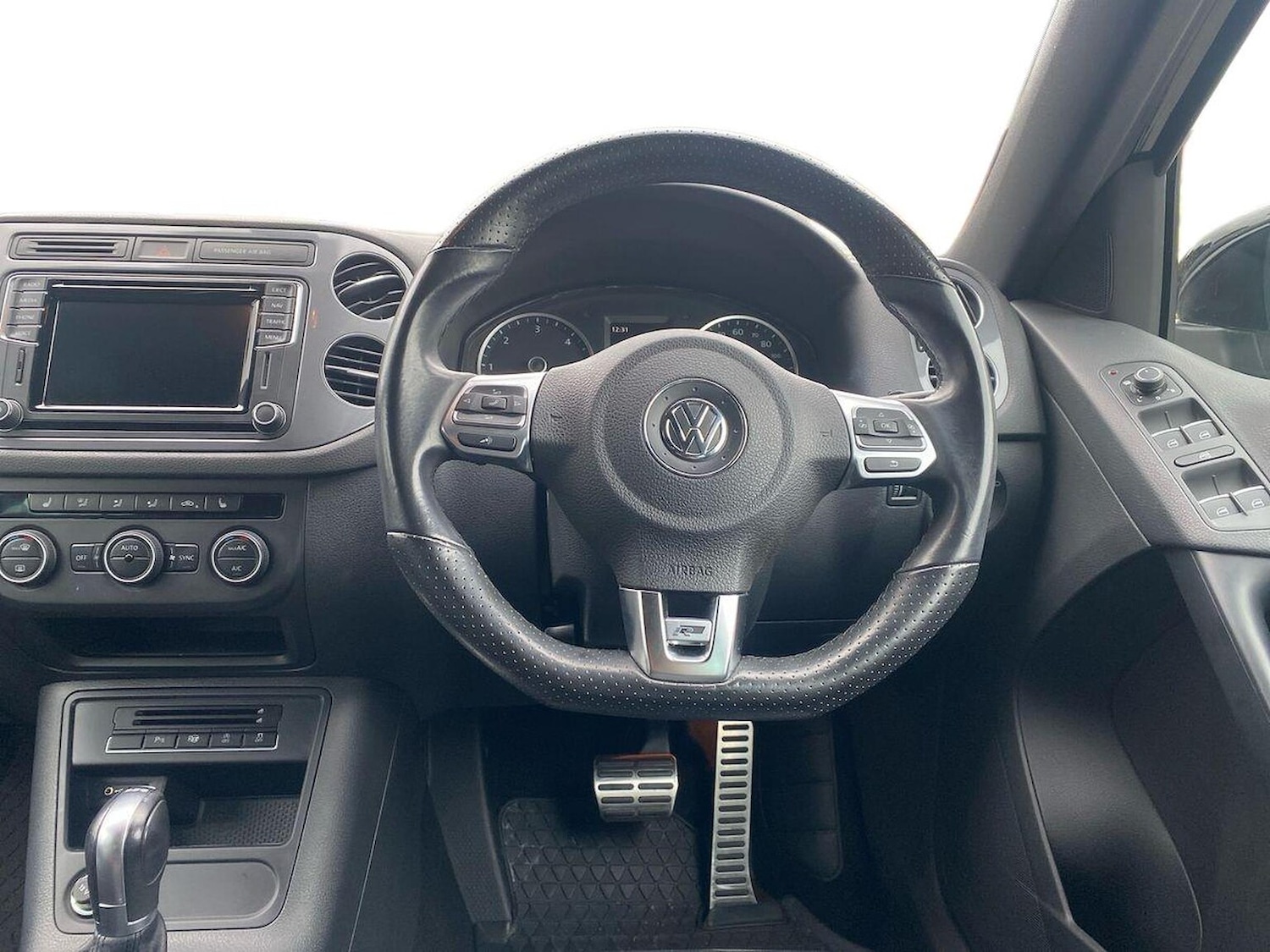 Used Volkswagen Tiguan 2016 for sale - 76588599: Photo 9