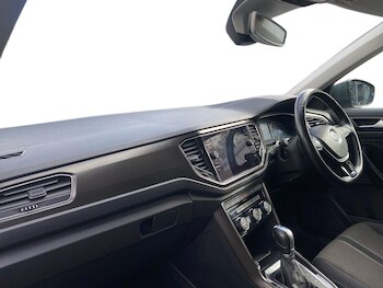 Used Volkswagen T-Roc 2019 for sale - 78653681: Photo