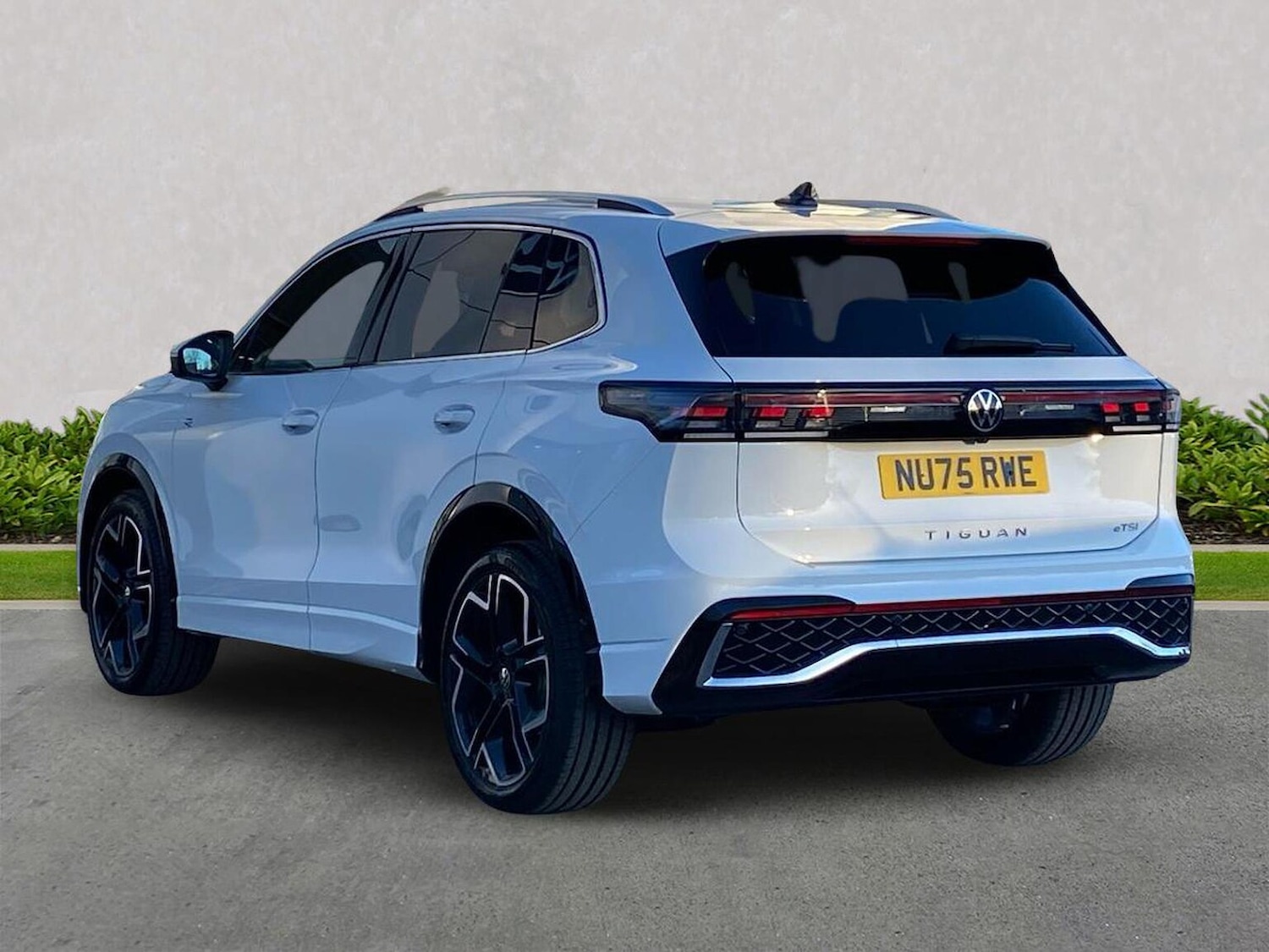 Used Volkswagen Tiguan 2025 for sale - 77528892: Photo 2