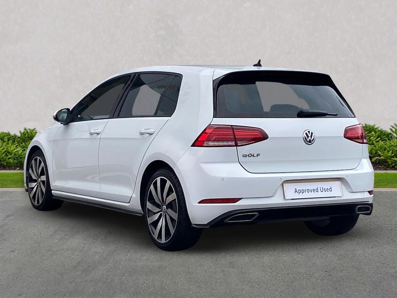 Used Volkswagen Golf 2019 for sale - 76583277: Photo 2