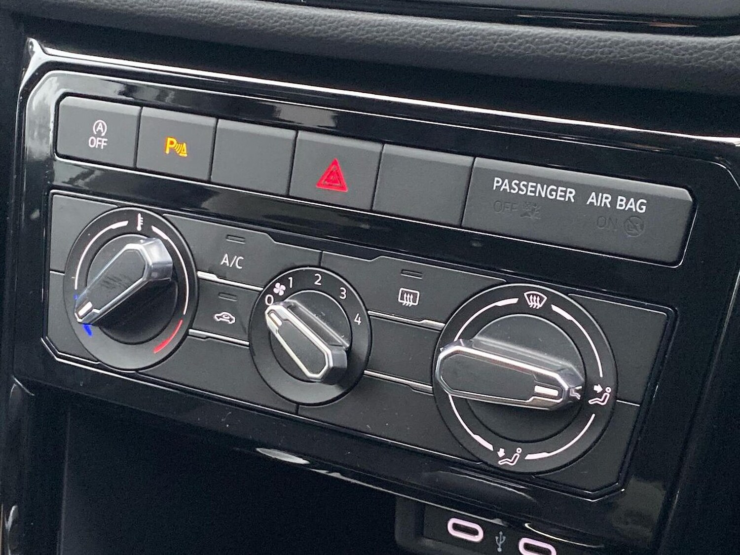 Used Volkswagen T-Cross 2025 for sale - 77487637: Photo 12