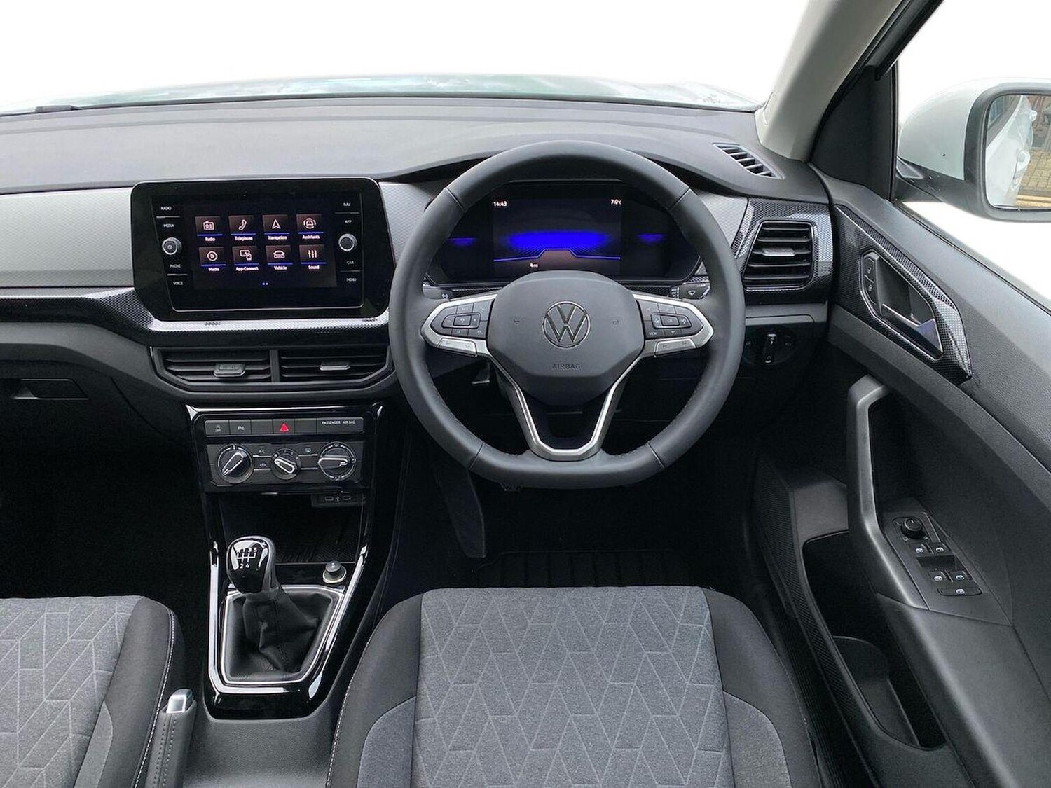 Used Volkswagen T-Cross 2025 for sale - 77487637: Photo 9