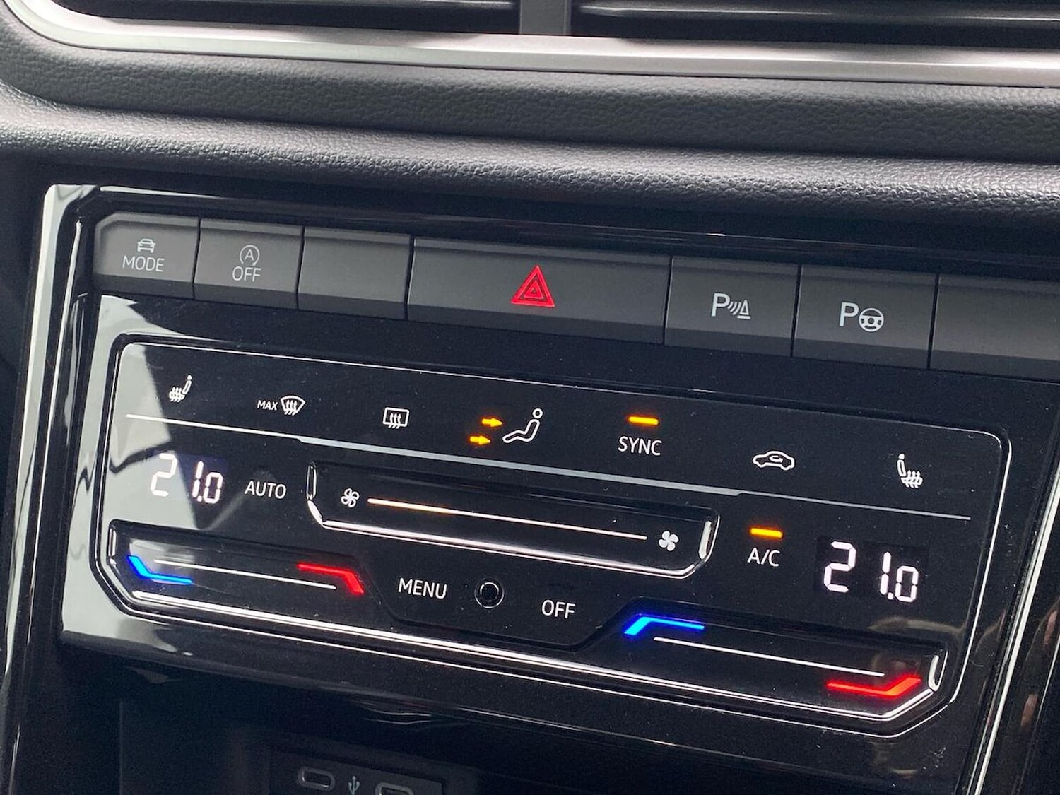 Used Volkswagen T-Roc 2025 for sale - 77487706: Photo 12