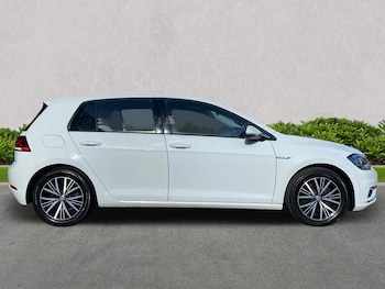 Used Volkswagen Golf 2019 for sale - 75581810: Photo