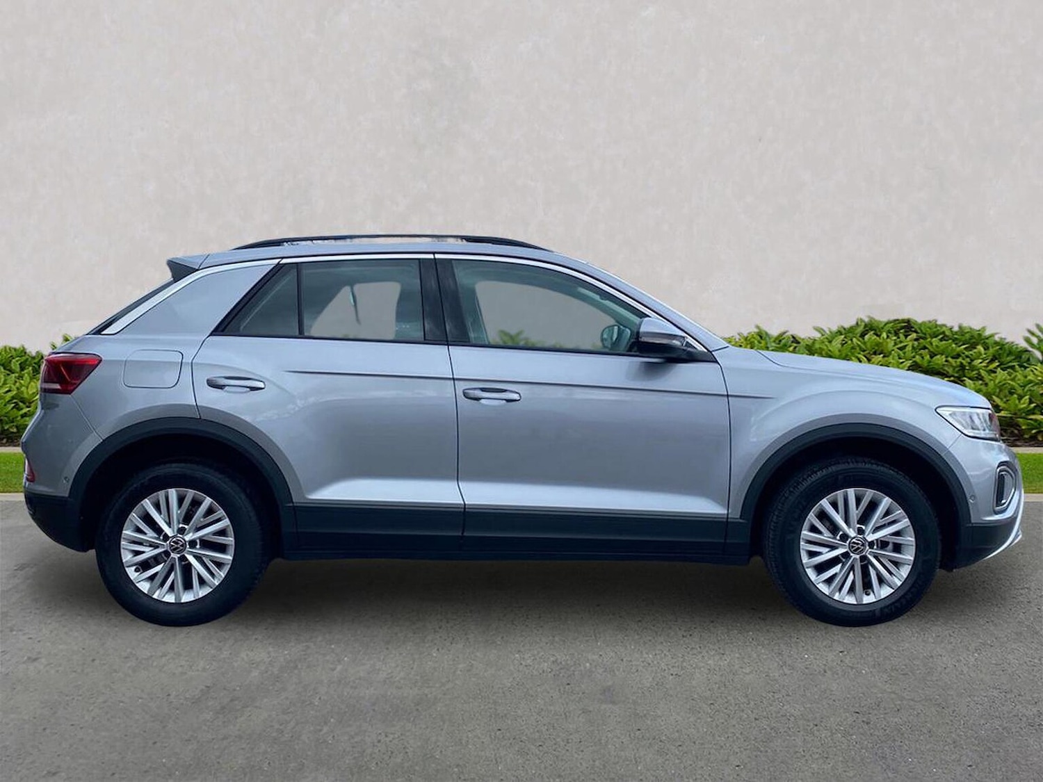 Used Volkswagen T-Roc 2024 for sale - 77980029: Photo 3