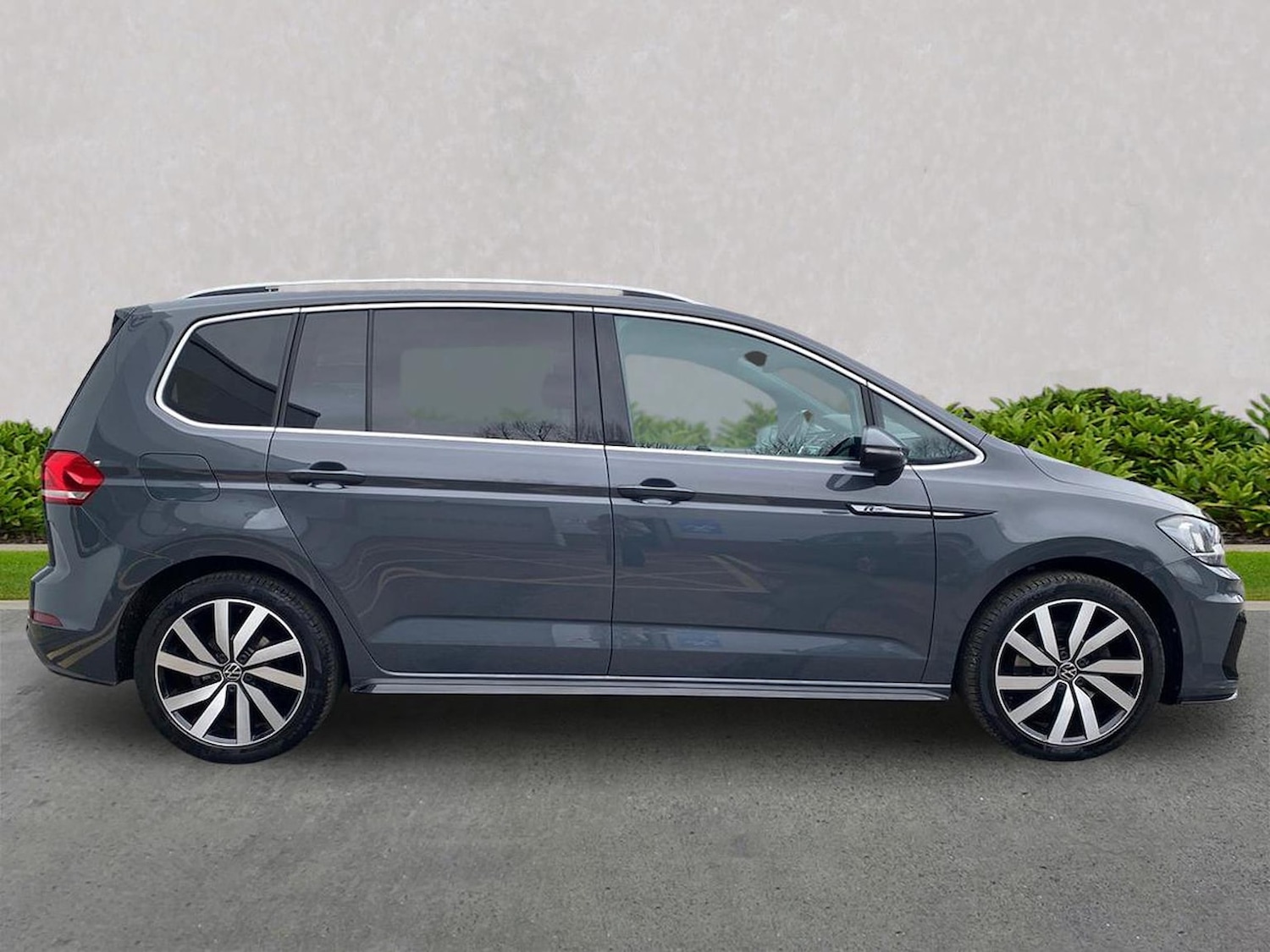 Used Volkswagen Touran 2021 for sale - 78176522: Photo 2