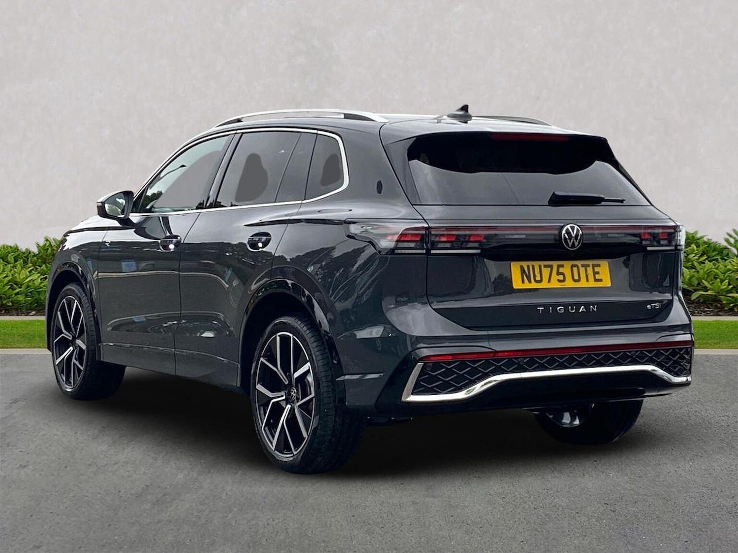 Used Volkswagen Tiguan 2025 for sale - 76134168: Photo 2