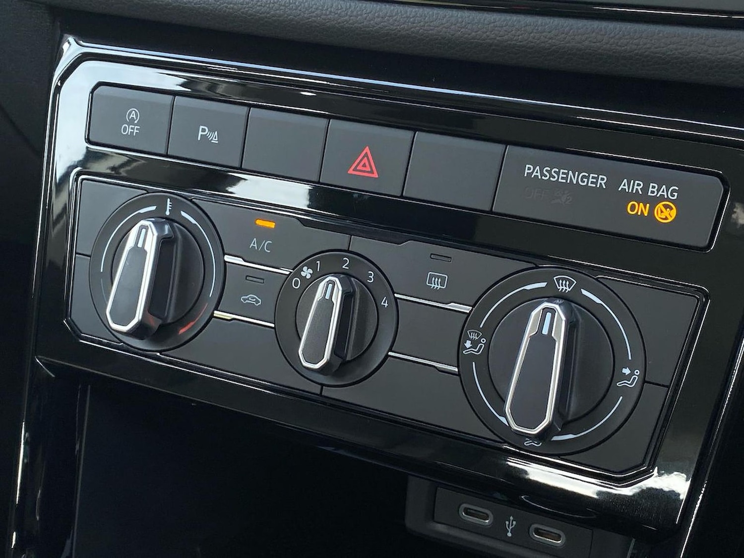 Used Volkswagen T-Cross 2025 for sale - 76231775: Photo 12