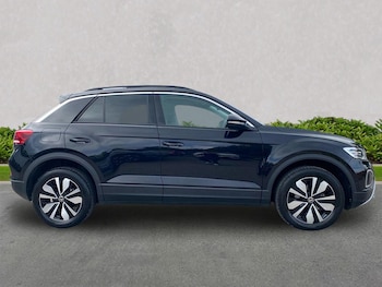 Used Volkswagen T-Roc 2024 for sale - 79143376: Photo