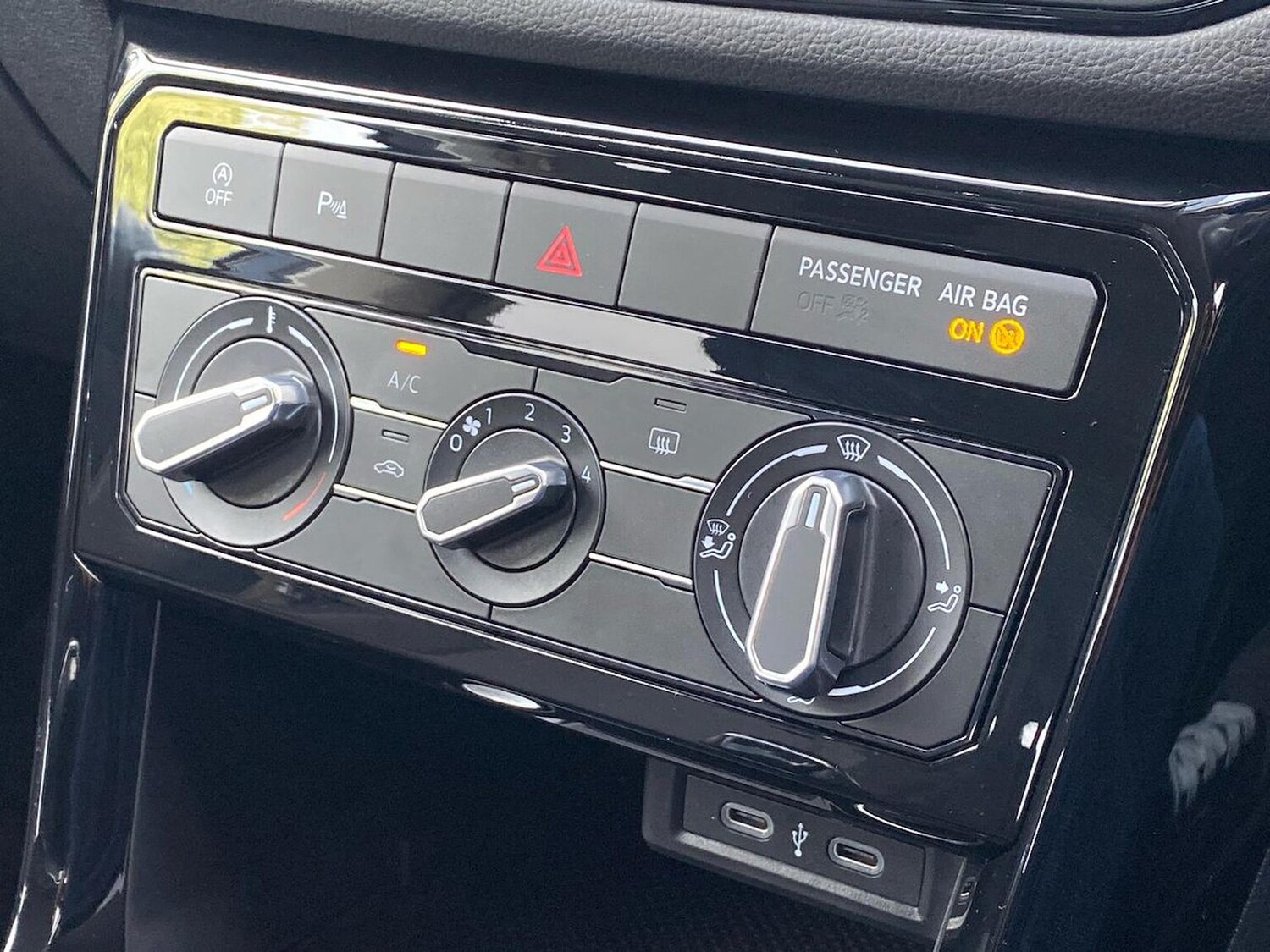 Used Volkswagen T-Cross 2024 for sale - 76177180: Photo 11
