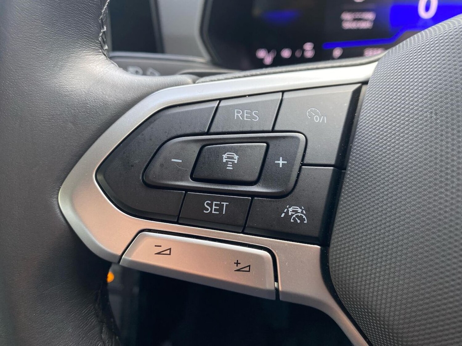 Used Volkswagen T-Cross 2024 for sale - 76177180: Photo 27