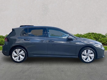 Used Volkswagen Golf 2024 for sale - 76407395: Photo