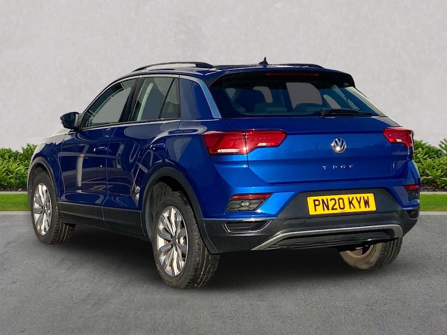 Used Volkswagen T-Roc 2020 for sale - 76778309: Photo 2