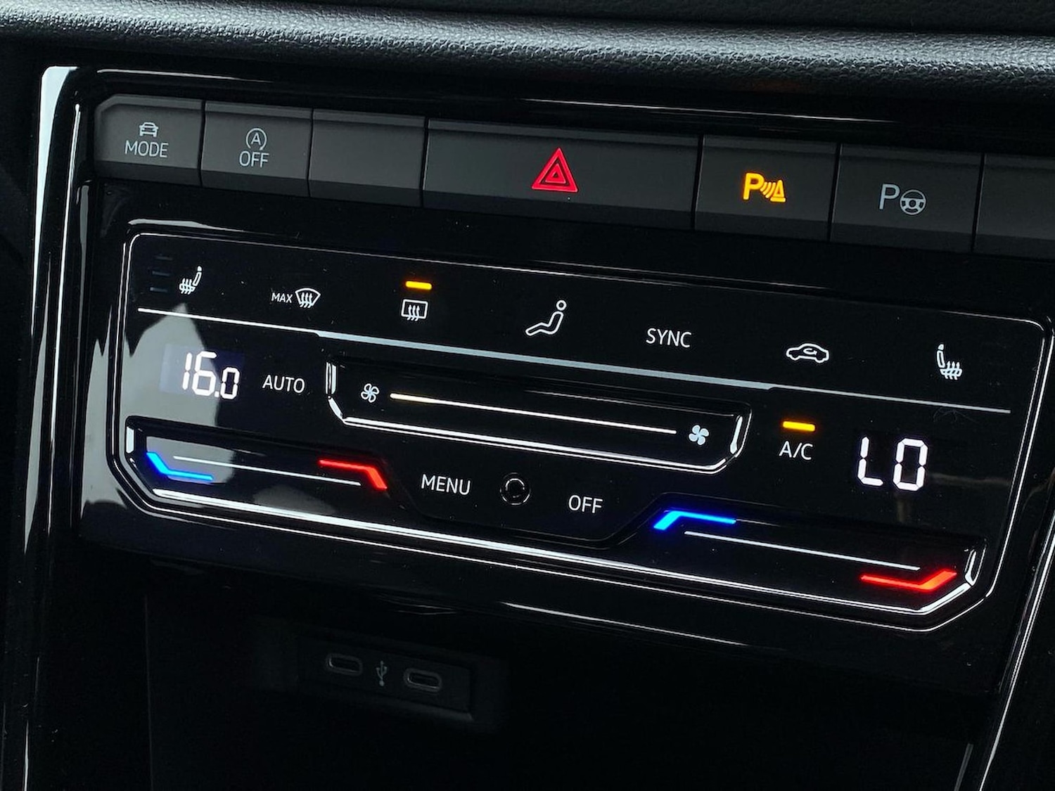 Used Volkswagen T-Roc 2025 for sale - 76464682: Photo 12