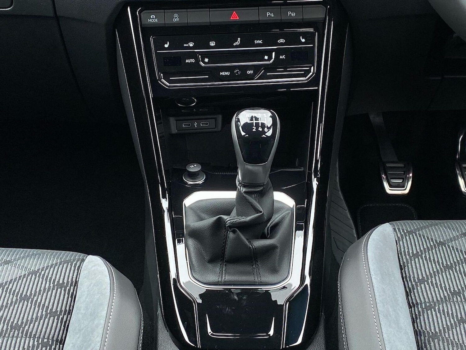 Used Volkswagen T-Roc 2025 for sale - 76464682: Photo 13