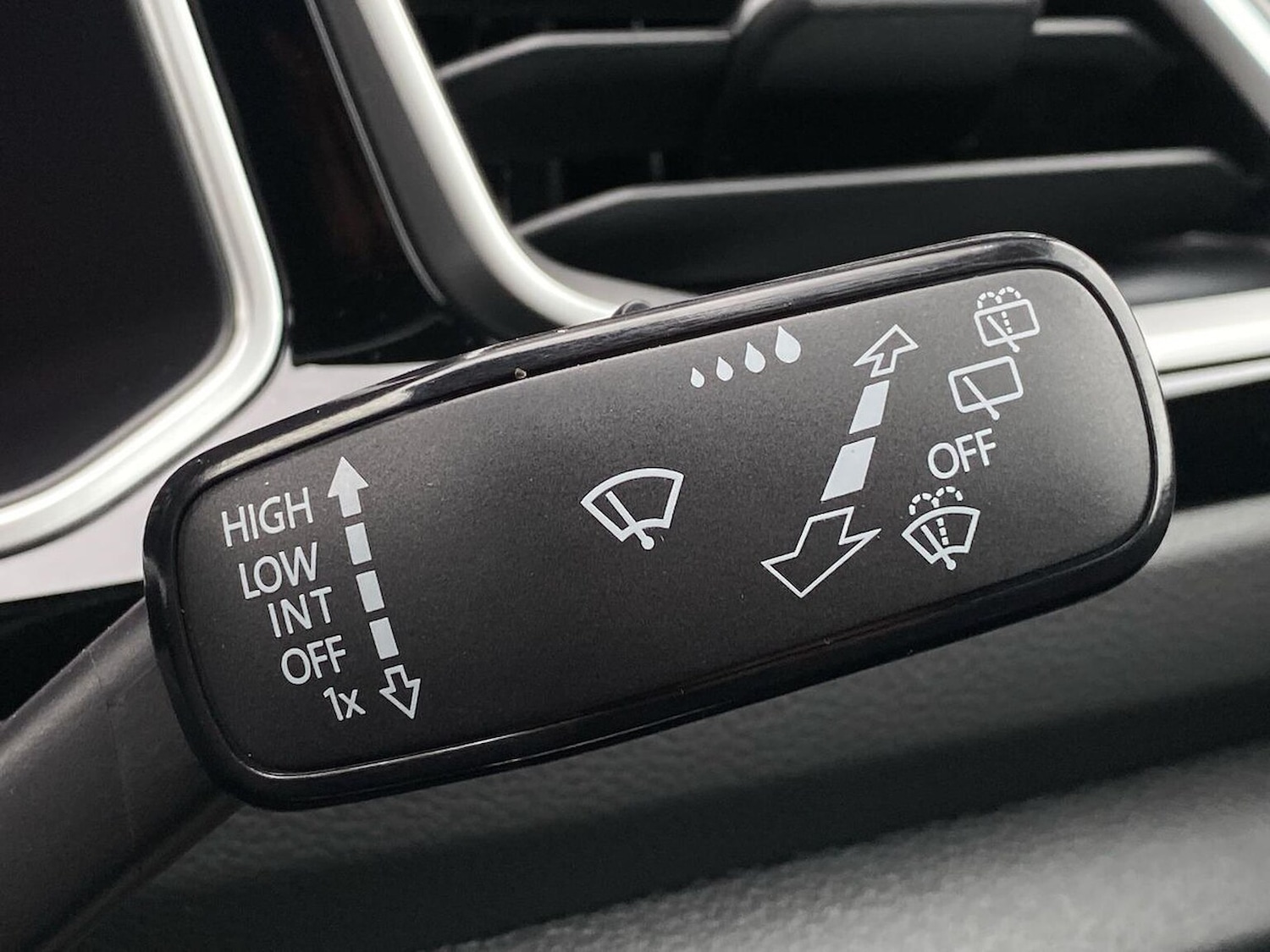 Used Volkswagen T-Roc 2025 for sale - 76464682: Photo 28