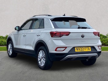 Used Volkswagen T-Roc 2022 for sale - 77056767: Photo