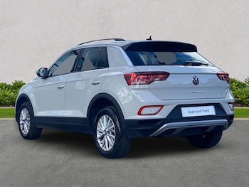 Used Volkswagen T-Roc 2024 for sale - 78312082: Photo