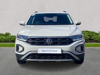 Used Volkswagen T-Roc 2024 for sale - 78312082: Photo