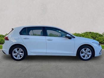 Used Volkswagen Golf 2020 for sale - 77090030: Photo