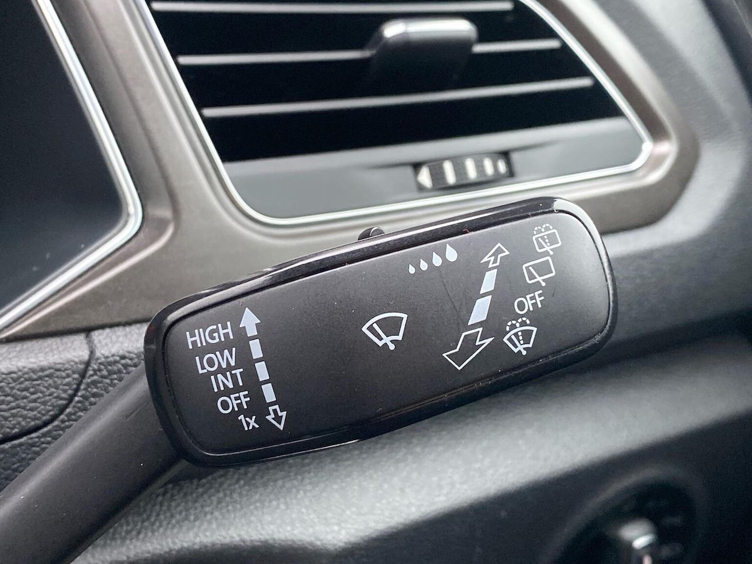 Used Volkswagen T-Roc 2019 for sale - 77059821: Photo 24