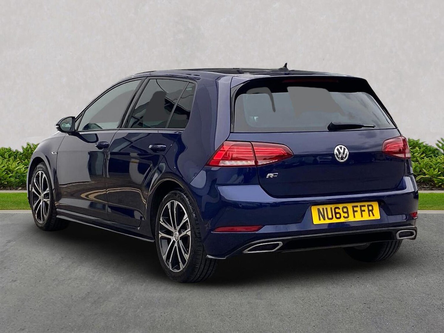 Used Volkswagen Golf 2019 for sale - 76107189: Photo 2