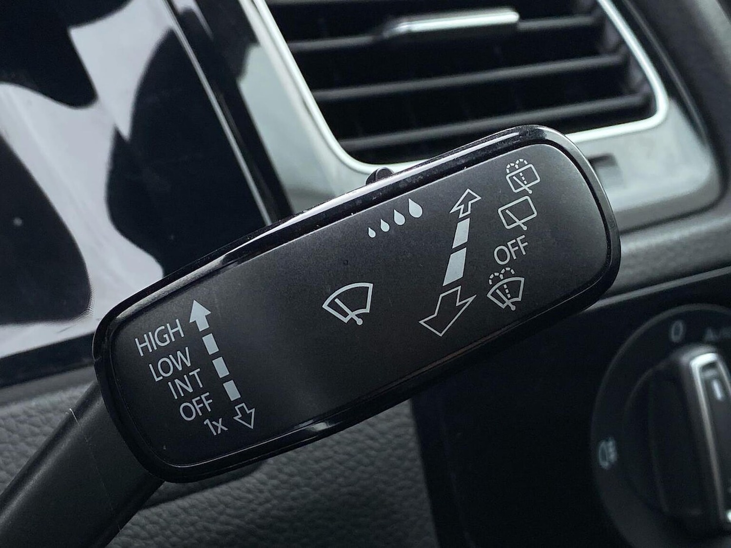 Used Volkswagen Golf 2019 for sale - 76107189: Photo 28