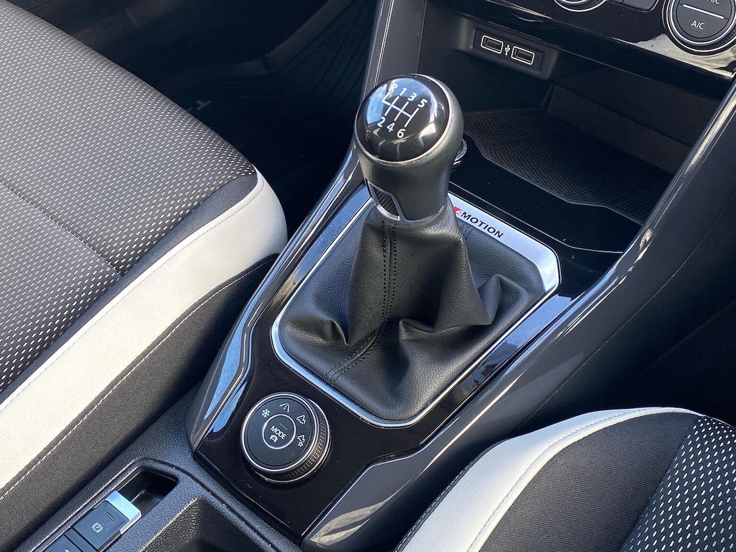 Used Volkswagen T-Roc 2018 for sale - 78139593: Photo 12