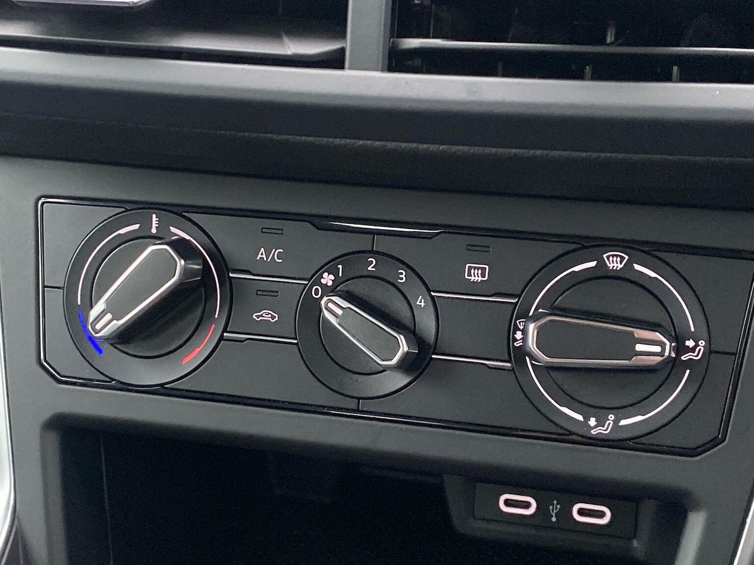 Used Volkswagen Polo 2024 for sale - 76920071: Photo 11