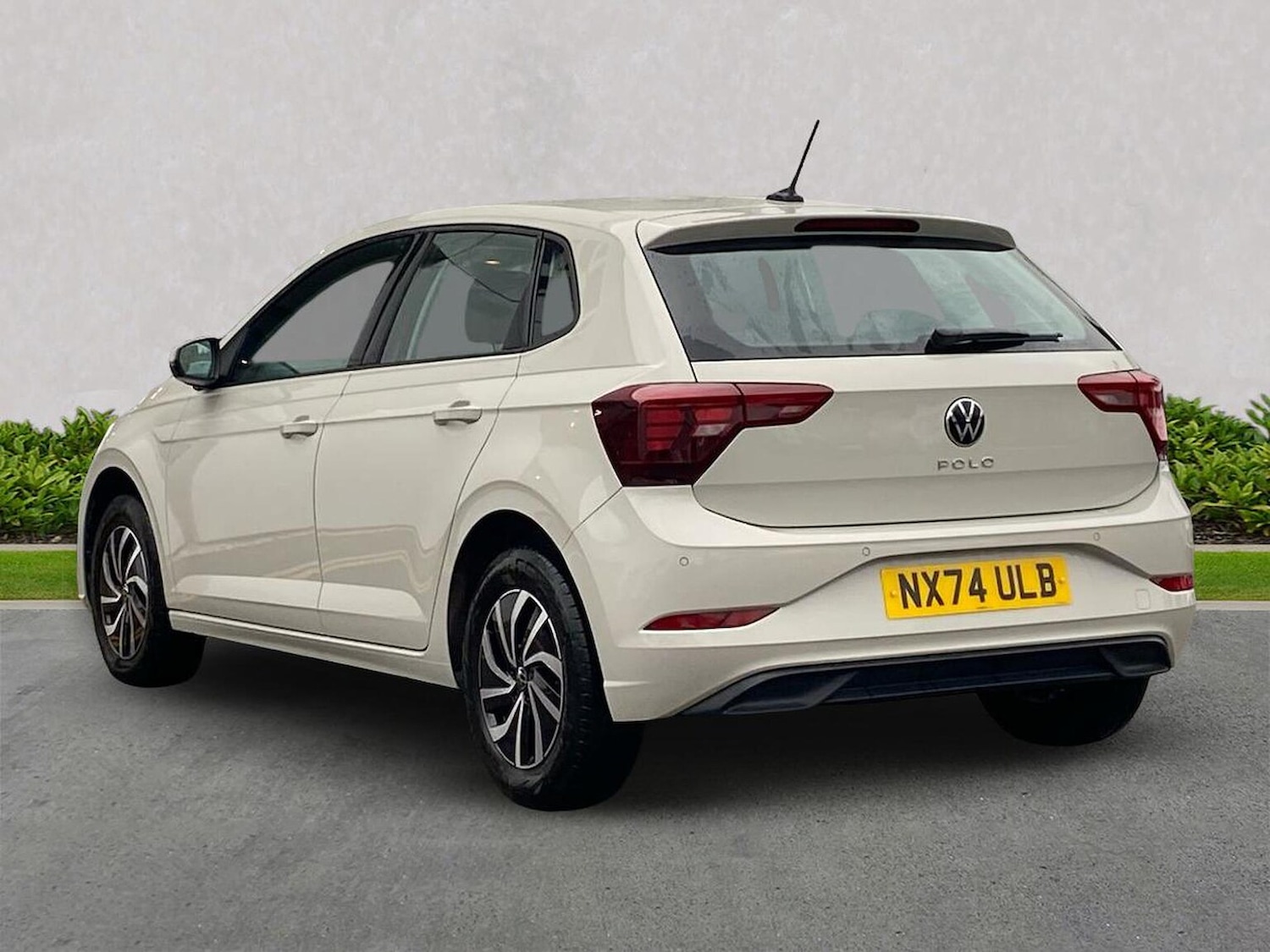 Used Volkswagen Polo 2024 for sale - 76920071: Photo 2