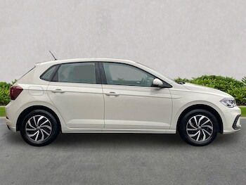 Used Volkswagen Polo 2024 for sale - 76920071: Photo