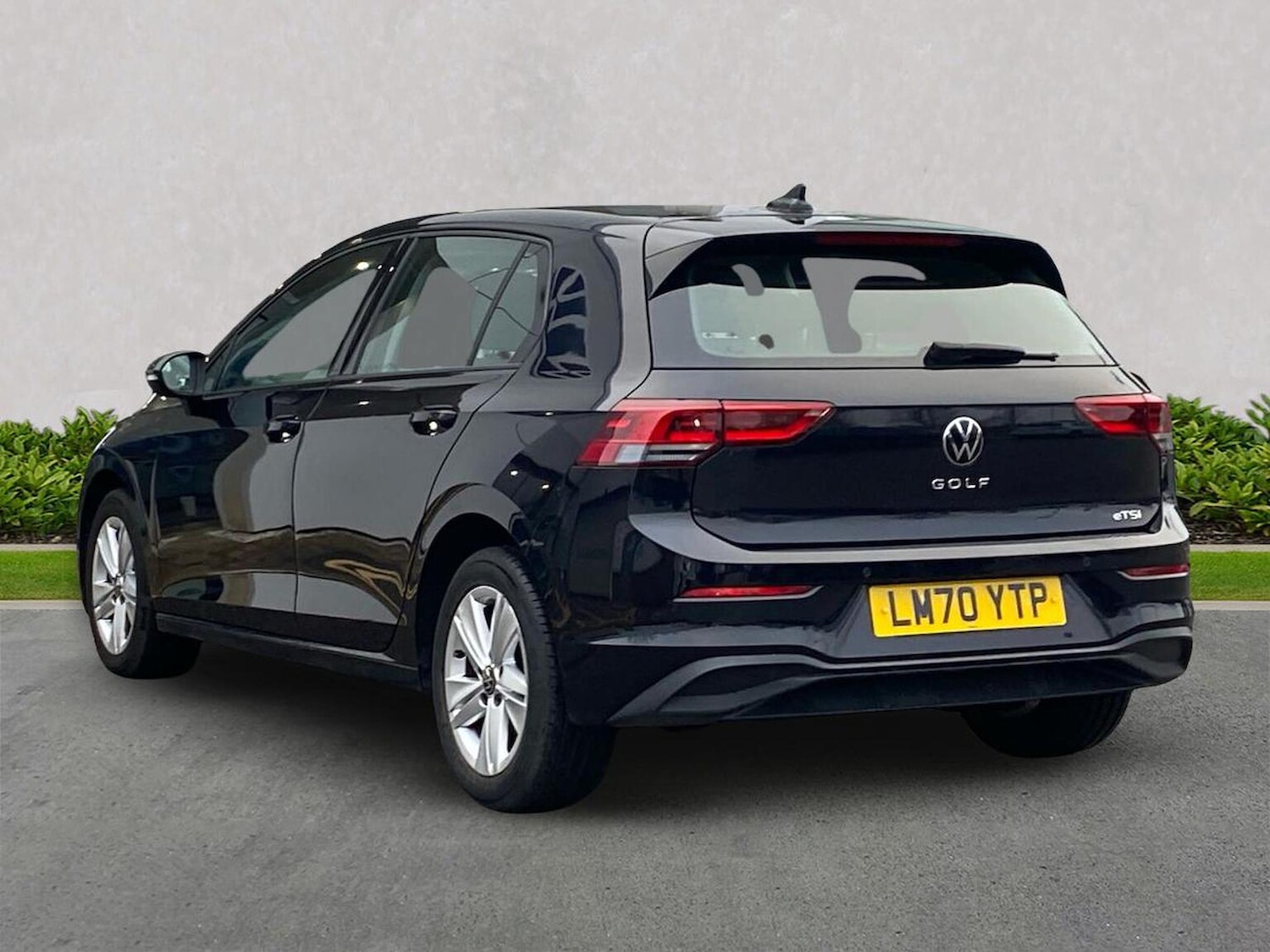 Used Volkswagen Golf 2020 for sale - 77616682: Photo 2