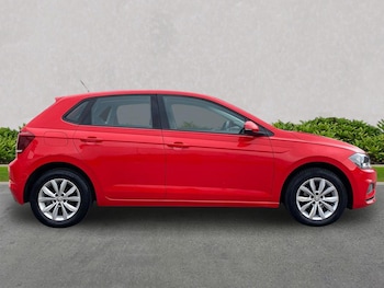 Used Volkswagen Polo 2018 for sale - 76588600: Photo