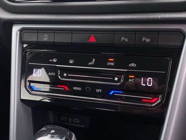 Used Volkswagen T-Roc 2022 for sale - 76030374: Photo 12
