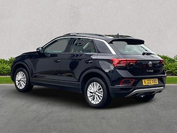 Used Volkswagen T-Roc 2022 for sale - 76030374: Photo 2