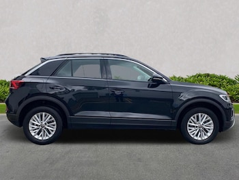 Used Volkswagen T-Roc 2022 for sale - 76030374: Photo 3