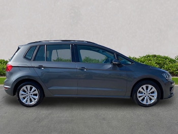 Used Volkswagen Golf SV 2017 for sale - 78383423: Photo