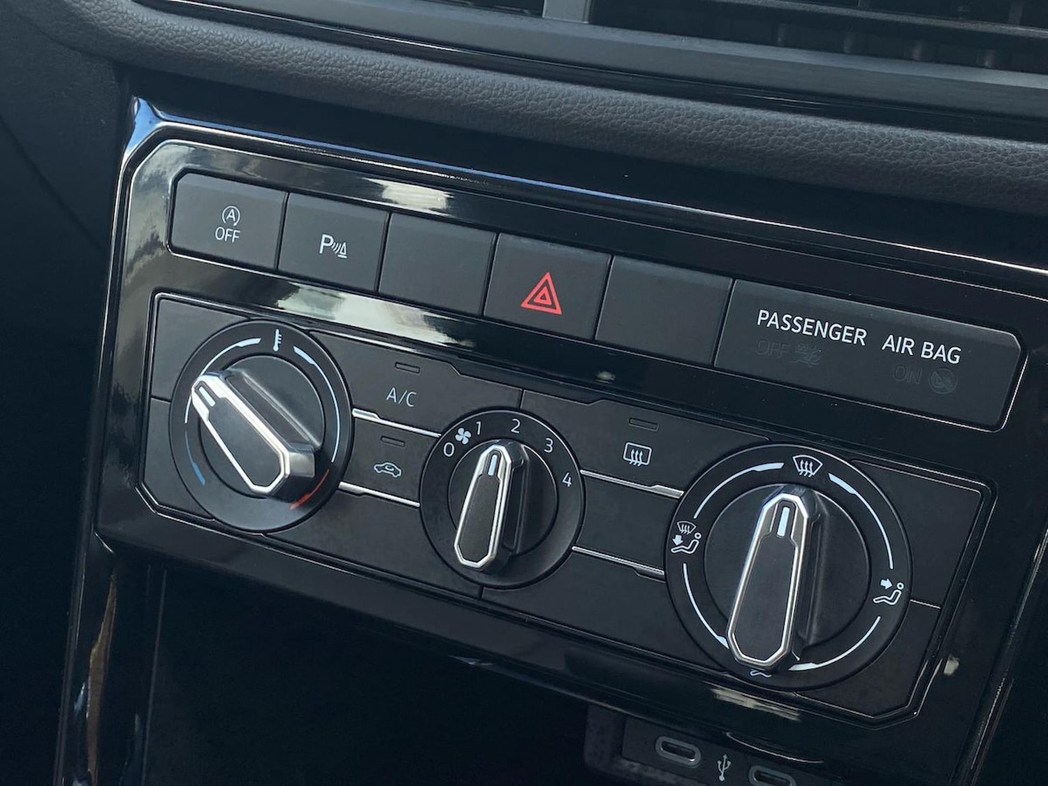 Used Volkswagen T-Cross 2025 for sale - 77487615: Photo 12