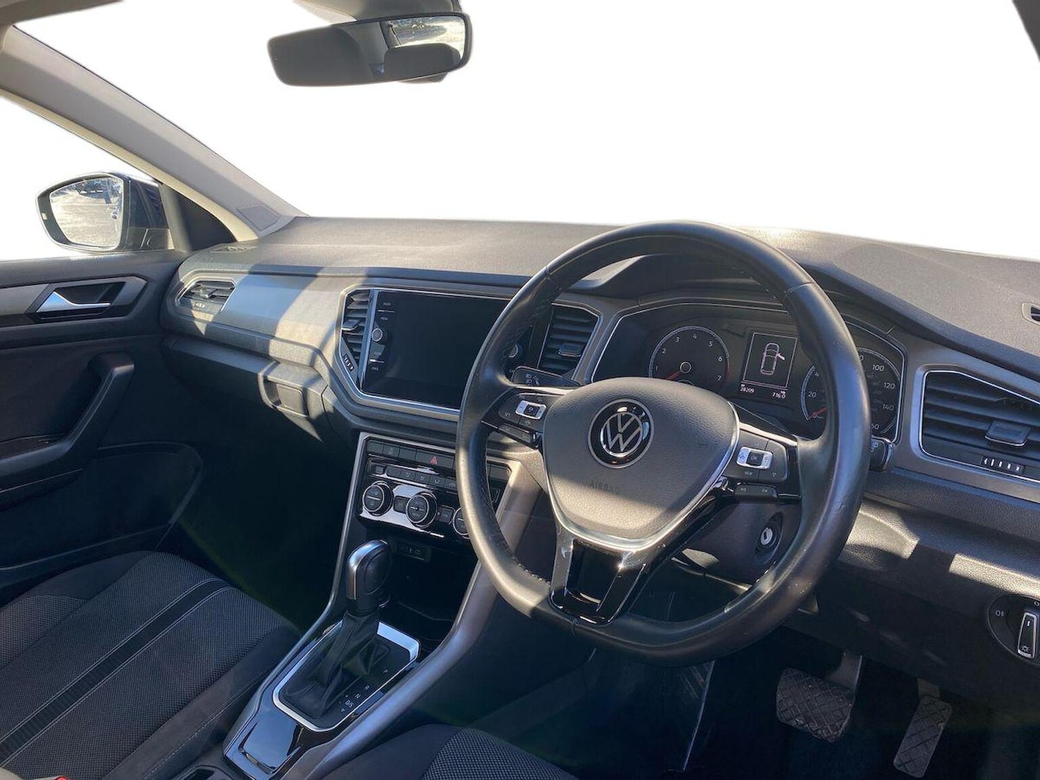 Used Volkswagen T-Roc 2021 for sale - 76932290: Photo 11