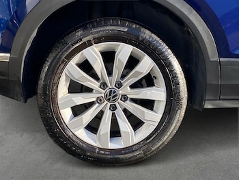 Used Volkswagen T-Roc 2021 for sale - 76932290: Photo