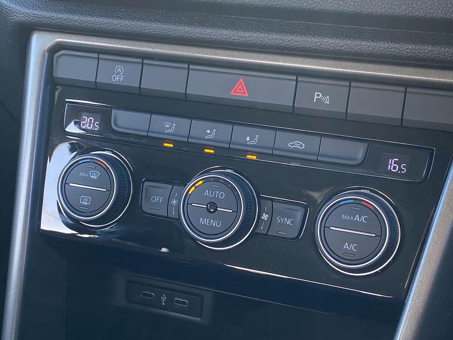 Used Volkswagen T-Roc 2021 for sale - 76932290: Photo 9