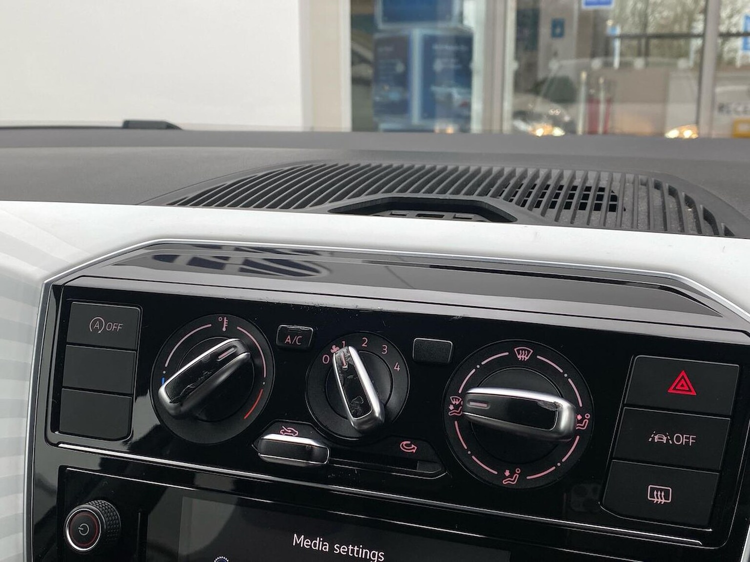 Used Volkswagen up! 2021 for sale - 76885047: Photo 10