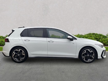 Used Volkswagen Golf 2024 for sale - 76932289: Photo