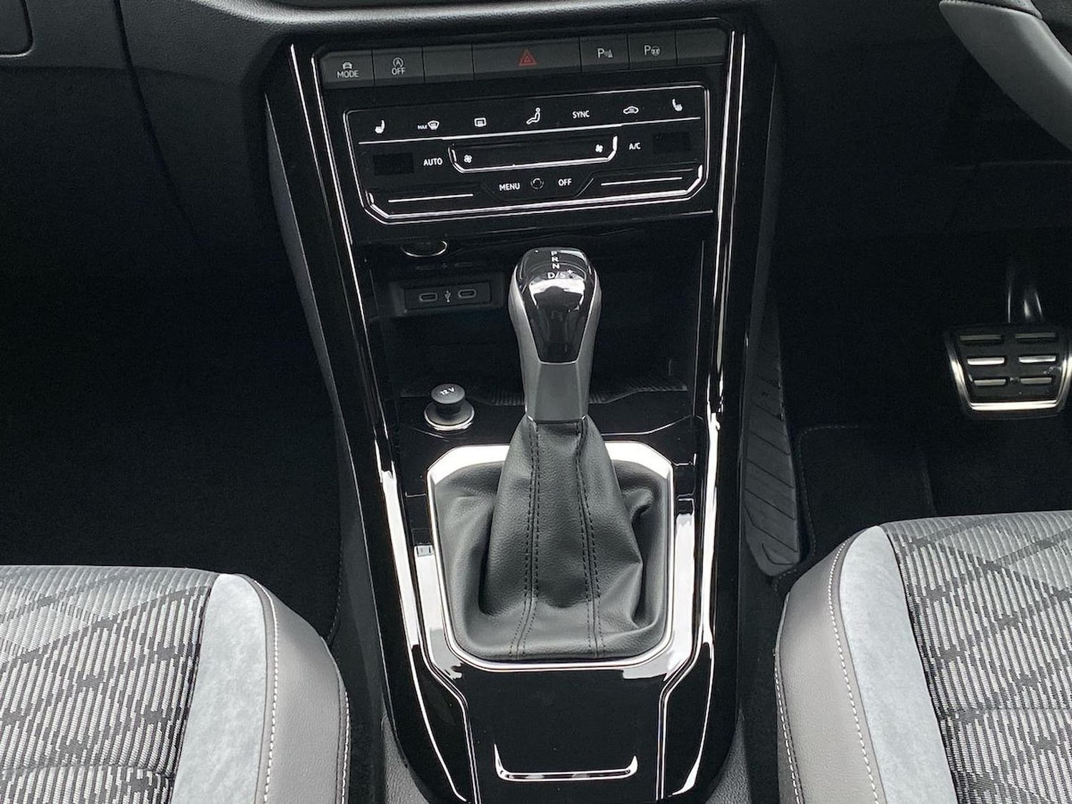 Used Volkswagen T-Roc 2025 for sale - 76464681: Photo 13