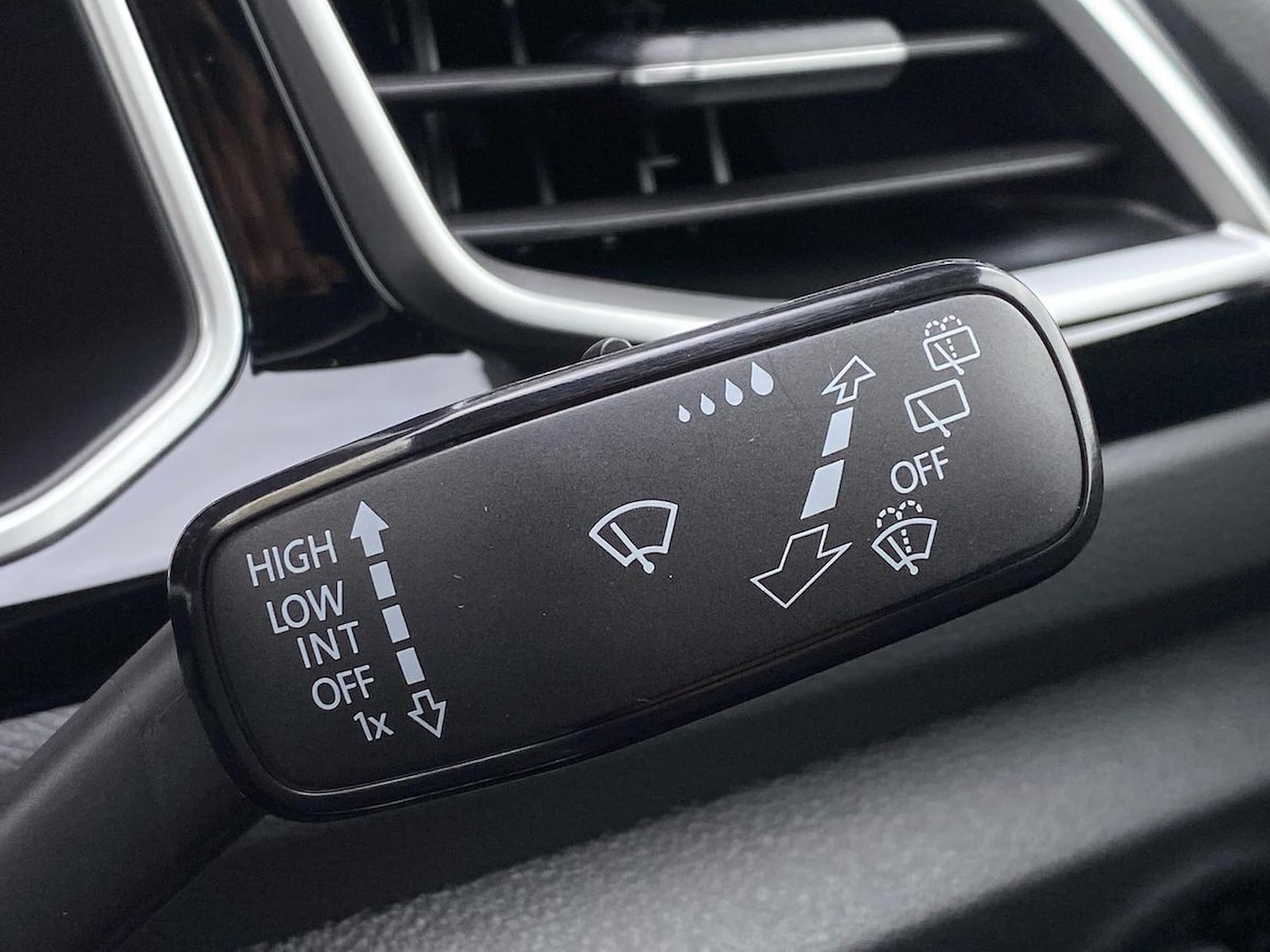 Used Volkswagen T-Roc 2025 for sale - 76464681: Photo 28