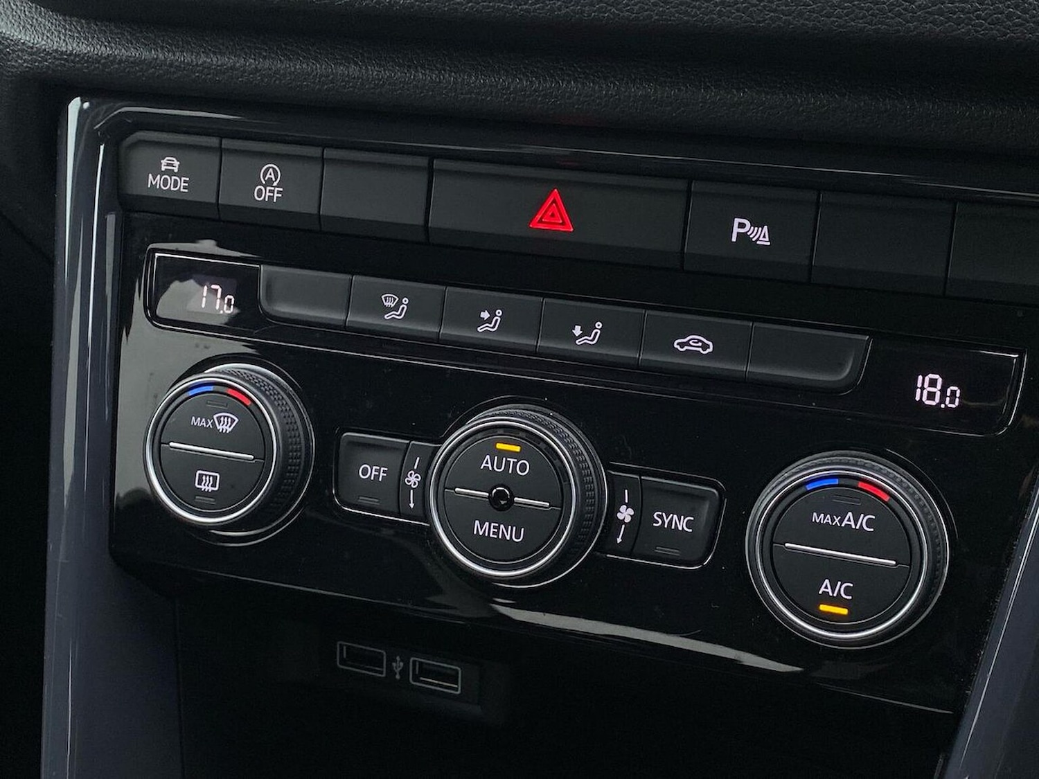 Used Volkswagen T-Roc 2018 for sale - 76763391: Photo 10