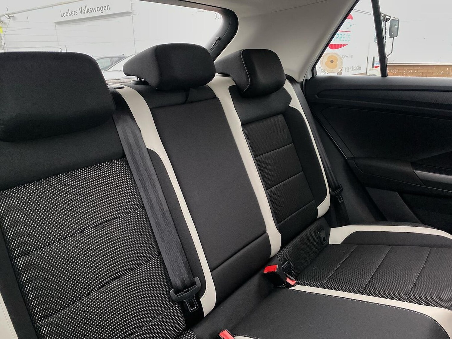 Used Volkswagen T-Roc 2018 for sale - 76763391: Photo 12